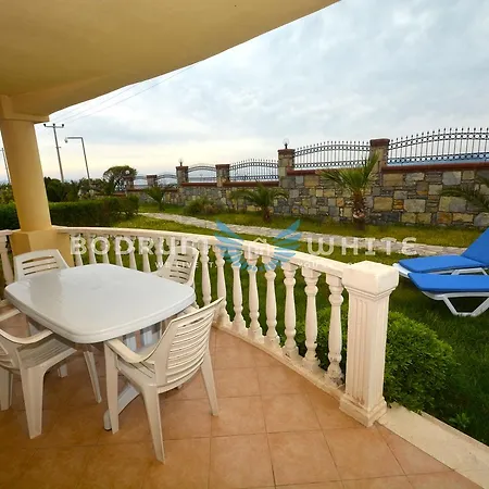 Bodrum Fcc 2 Bedroom Garden Holiday Homes A15 Casa de Férias
