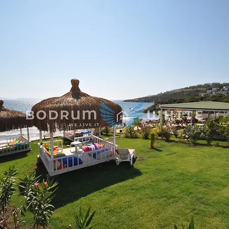 Casa de Férias Bodrum Fcc 2 Bedroom Garden Holiday Homes A15 *