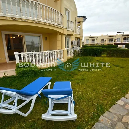 Bodrum Fcc 2 Bedroom Garden Holiday Homes A15 *