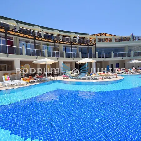Bodrum Fcc 2 Bedroom Garden Holiday Homes A15 *
