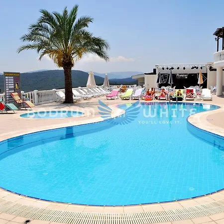 Bodrum Fcc 2 Bedroom Garden Holiday Homes A15 Сasa de vacaciones Bogazici